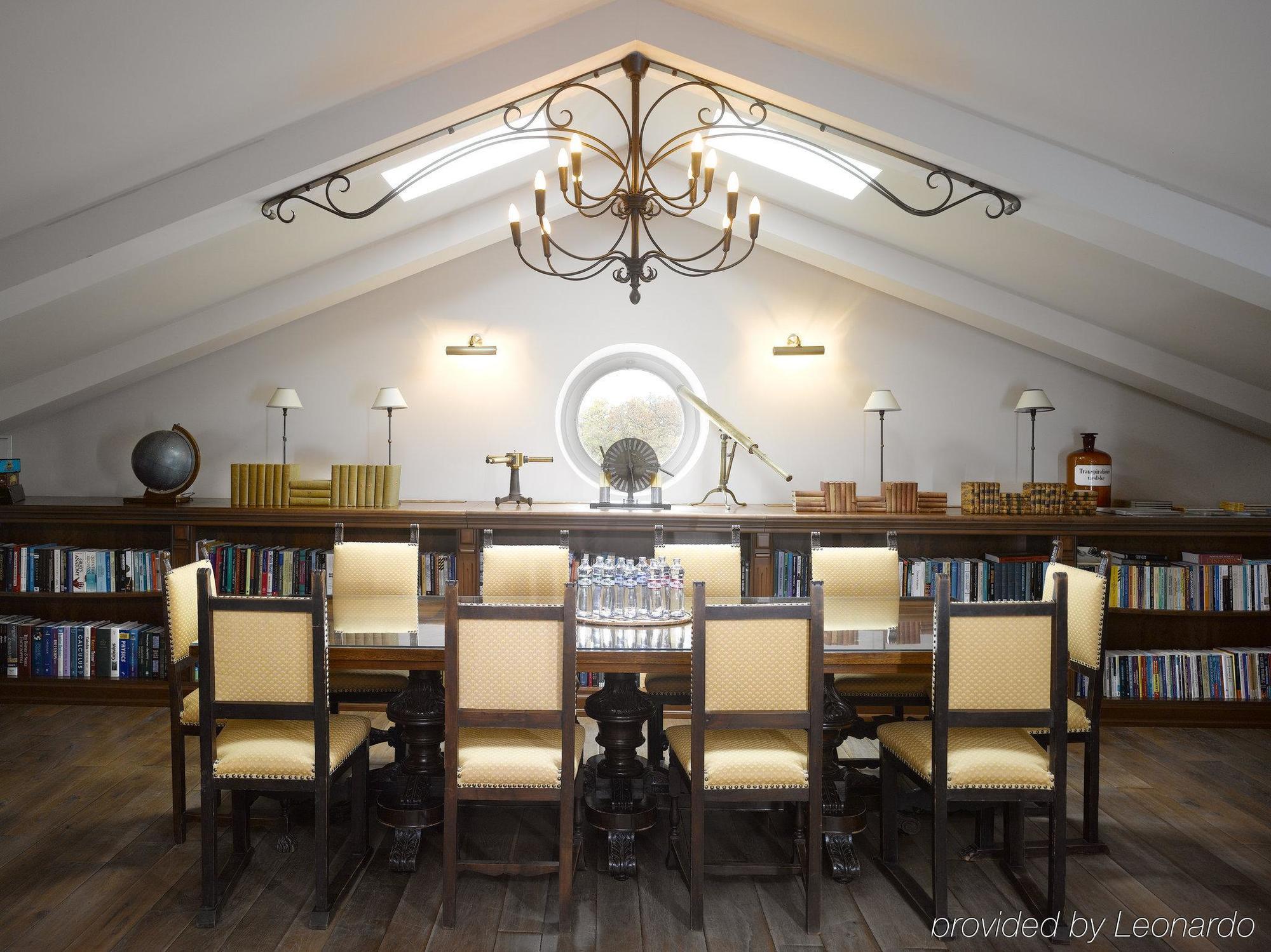 麦西利城堡酒店 Mcely 餐厅 照片